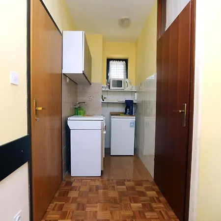 Apartamento With A Parking Space - 11628 Vodice